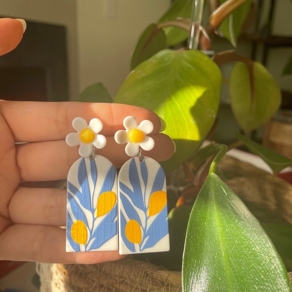 Earring - Picture 2 of 2